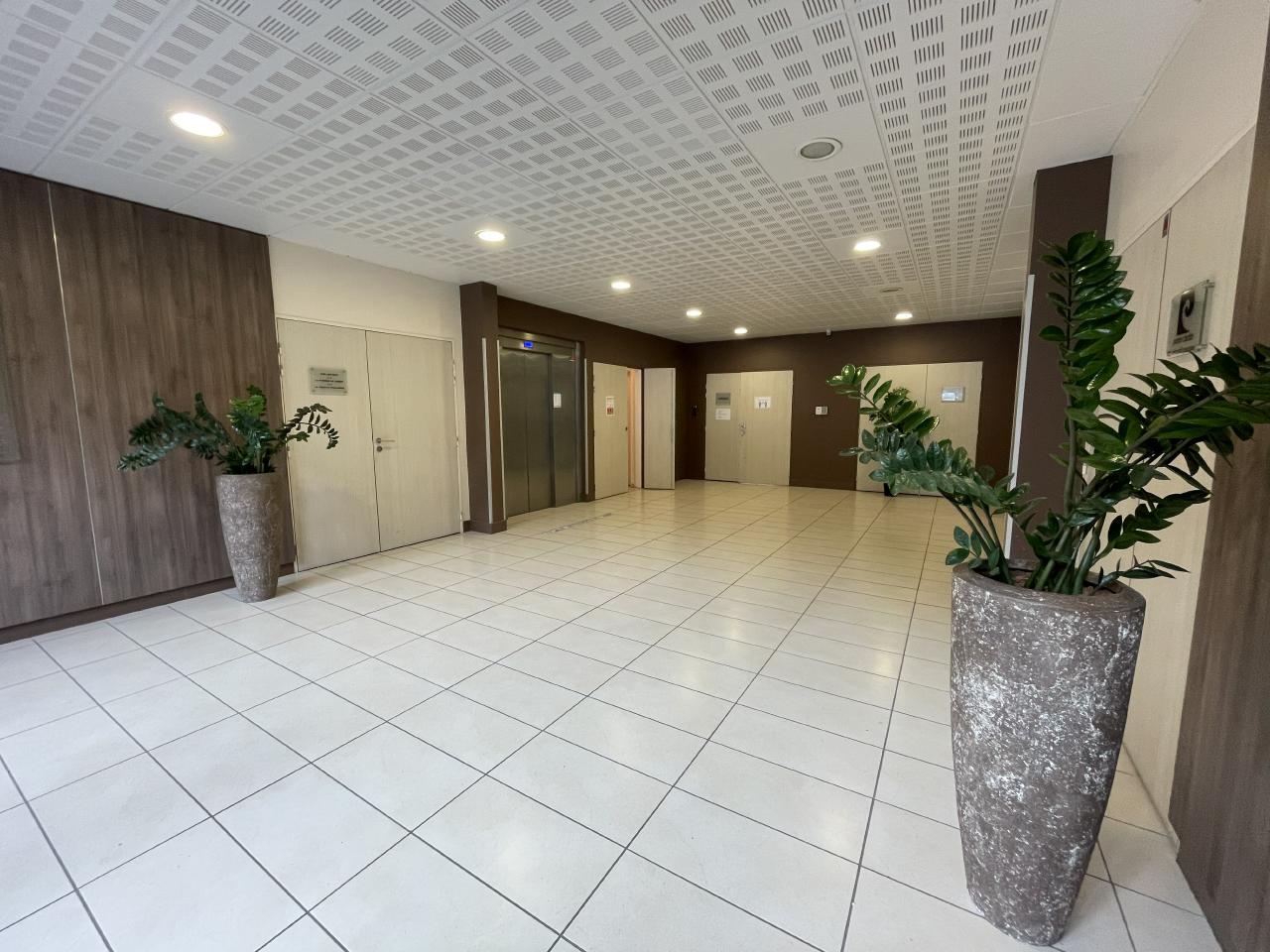 Bureau Aix-en-Provence 72m² Location bureau Aix-en-Provence Bouches-du-Rhône OLBUR2309247 4